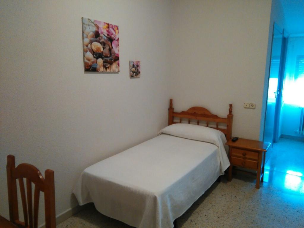 זמורה Hostal San Isidro מראה חיצוני תמונה