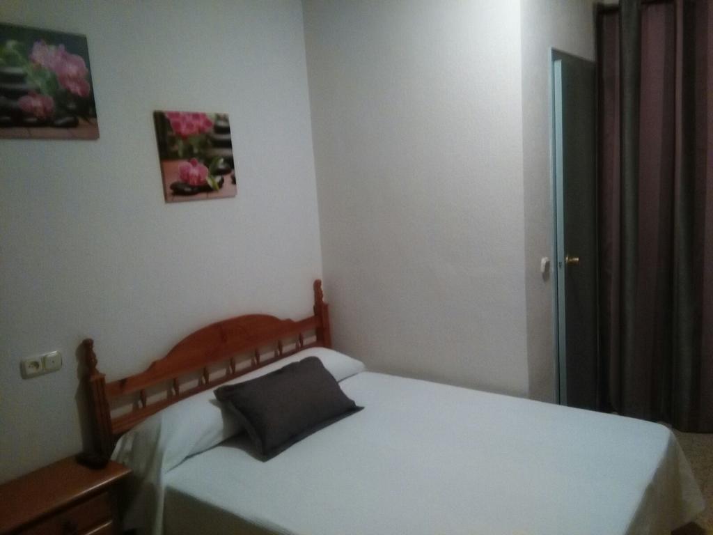 זמורה Hostal San Isidro מראה חיצוני תמונה